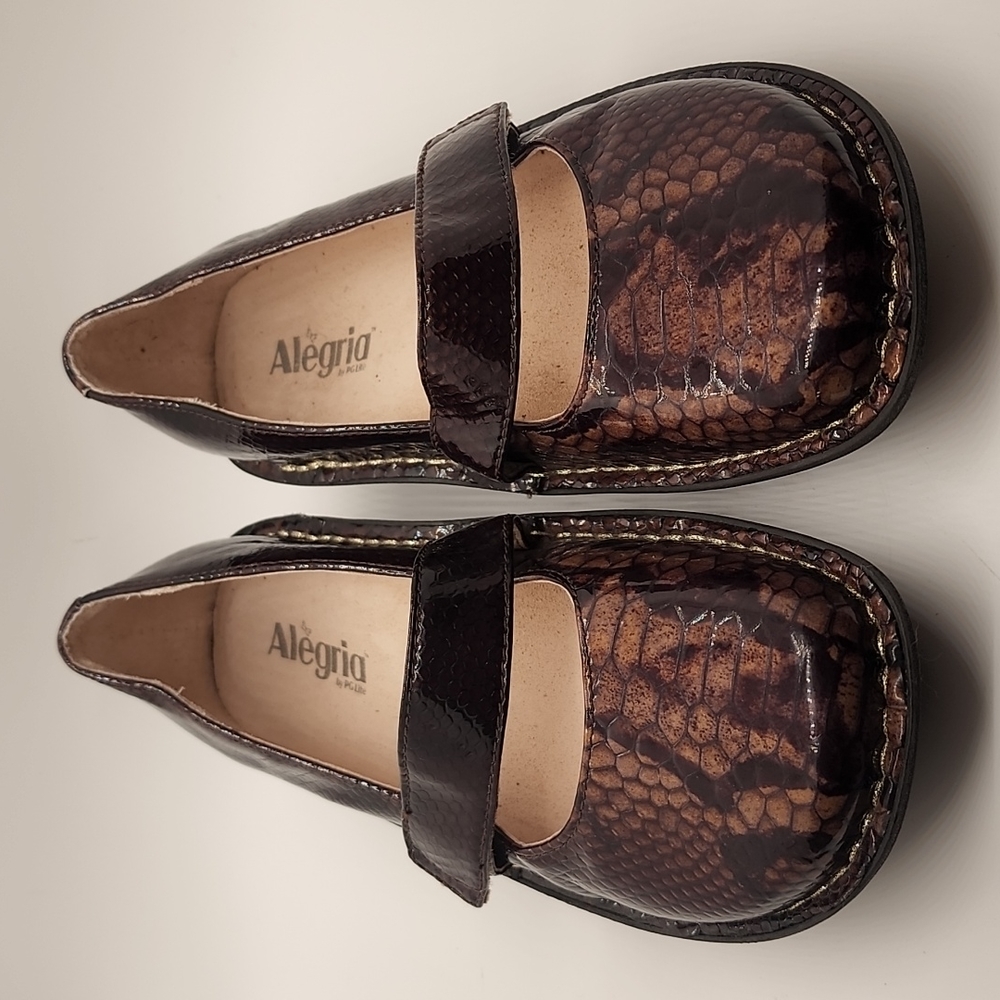 Alegria brown snake skin look leather mary jane clogs size 38